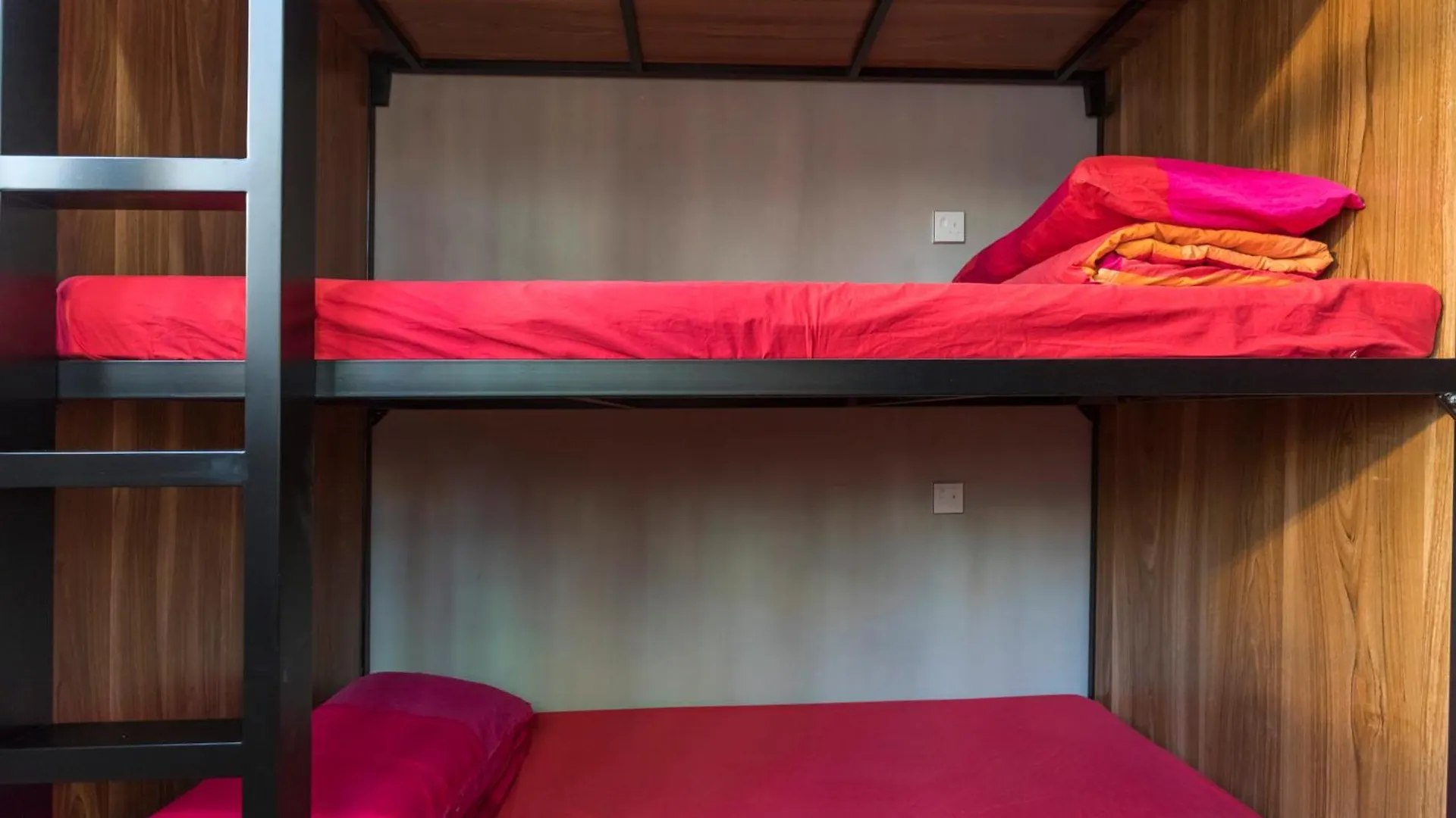 Check Inn Hk Hong Kong Hostel