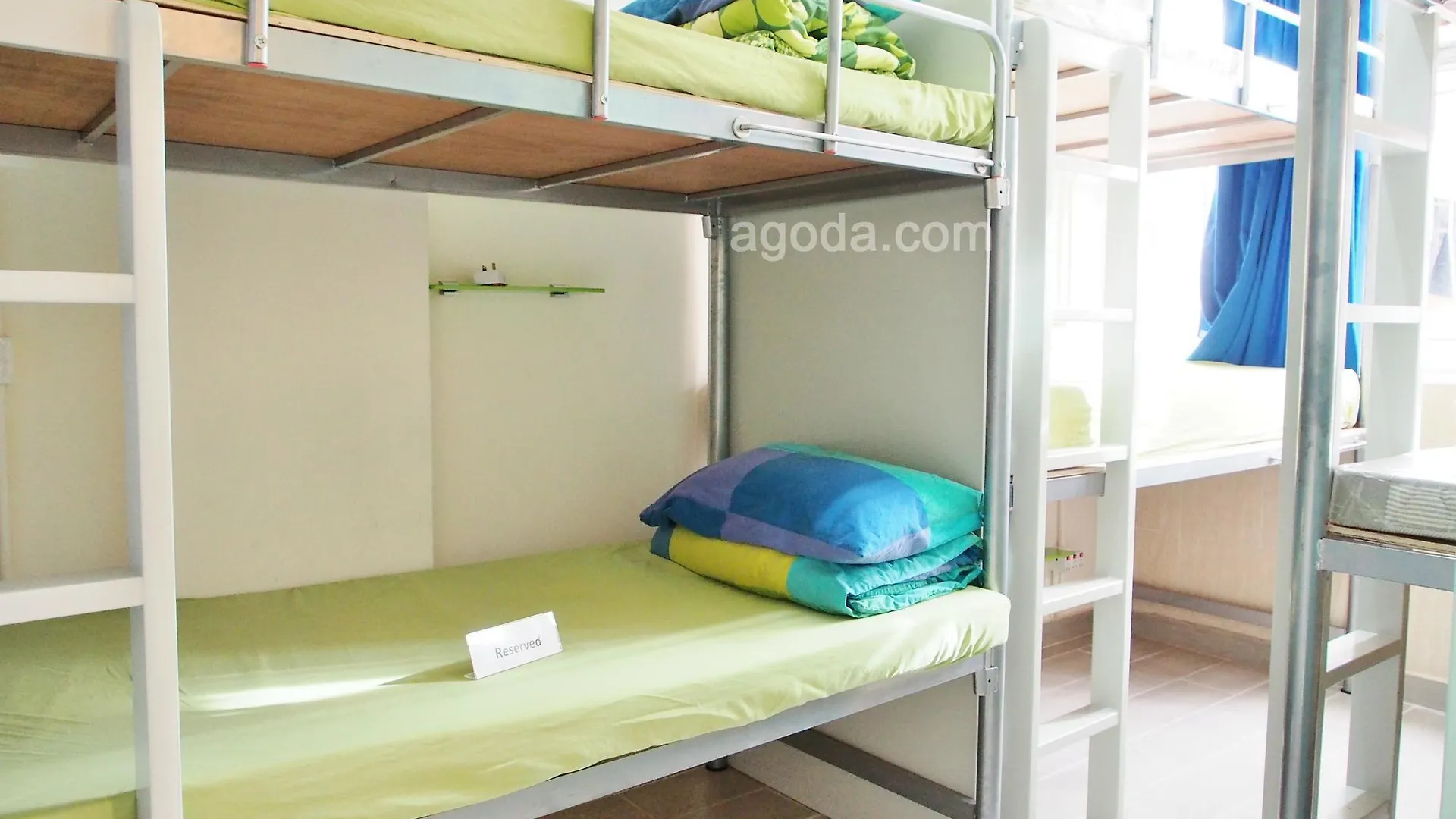 Check Inn Hk Hong Kong Hostel