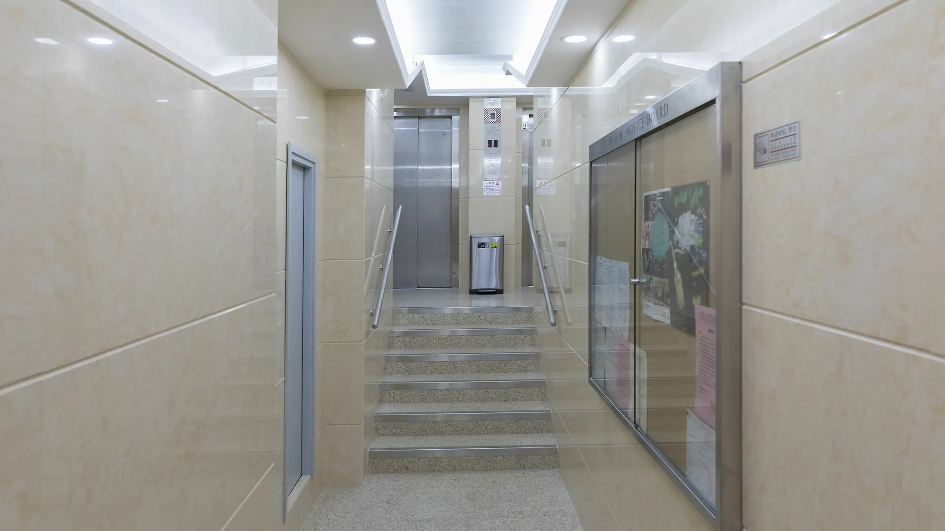 Check Inn Hk Hong Kong Hostel