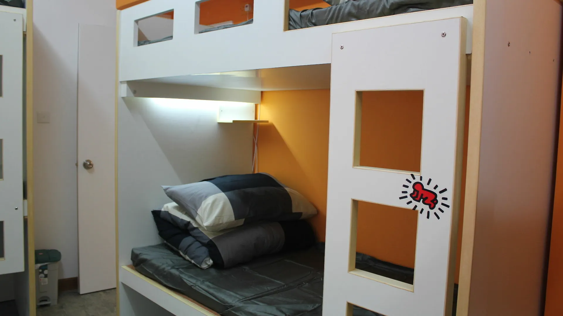 Check Inn Hk Hong Kong Hostel